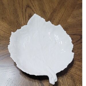 Mikasa Victor Carranza White Ceramic Leaf Trinket Jewelry tray Japan